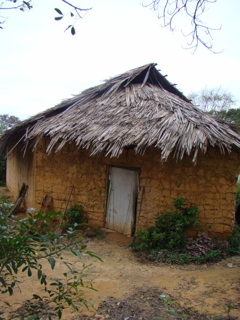 External view of Mbiguaçu's Guarani prayer house