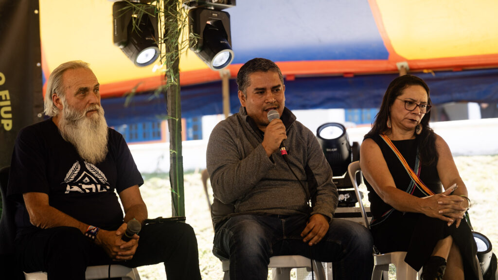 Léo Artese, Randy Chung Gonzales and Lúcia Alberta Baré at the round of conversations "Scientific Advances and Accessibility of Native Plants"