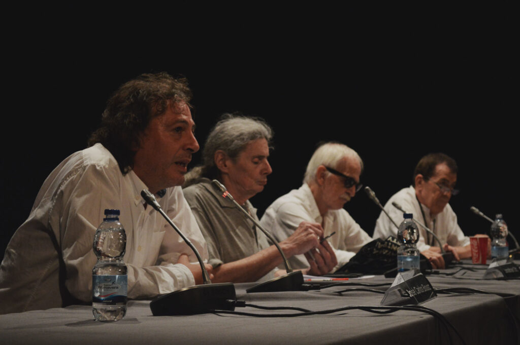De izquierda a derecha: Jose Carlos Bouso, Jonathan Ott, Antonio Escohotado y Sánchez Dragó. World Ayahuasca Conference, 2014