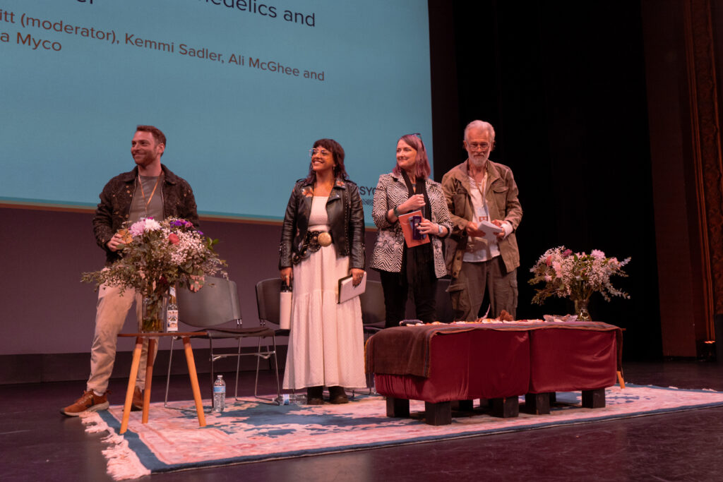 From Ritual to Revolution: Psychedelics, Consciousness, and Collective Transformation in Contemporary Society - Daniel Tarockoff, Jaz Cadoch, Nicolas Powers, Michael James Winkelman